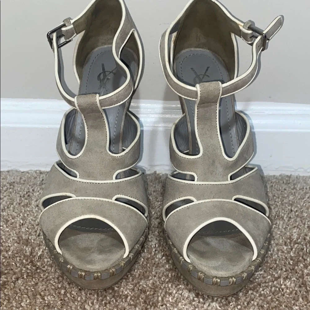 YSL | Gray Suede Sandals with T-Strap Design - Picture 1 of 11